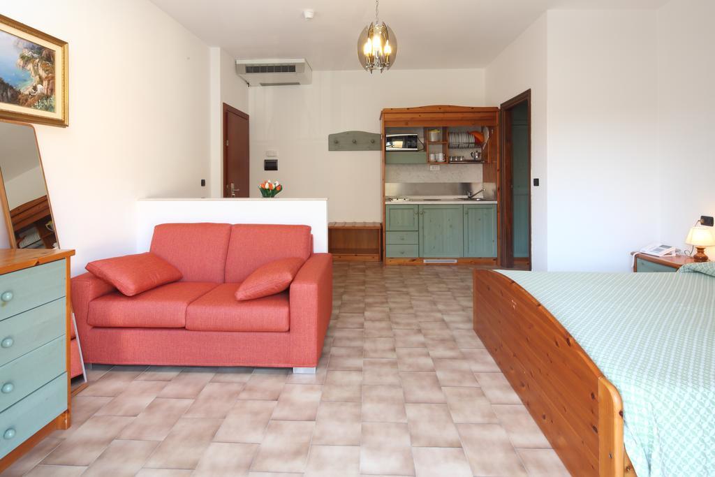 Residence Hotel Kriss Deiva Marina Exterior photo